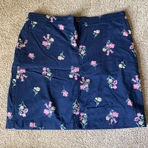 Karen Scott floral skort size 10